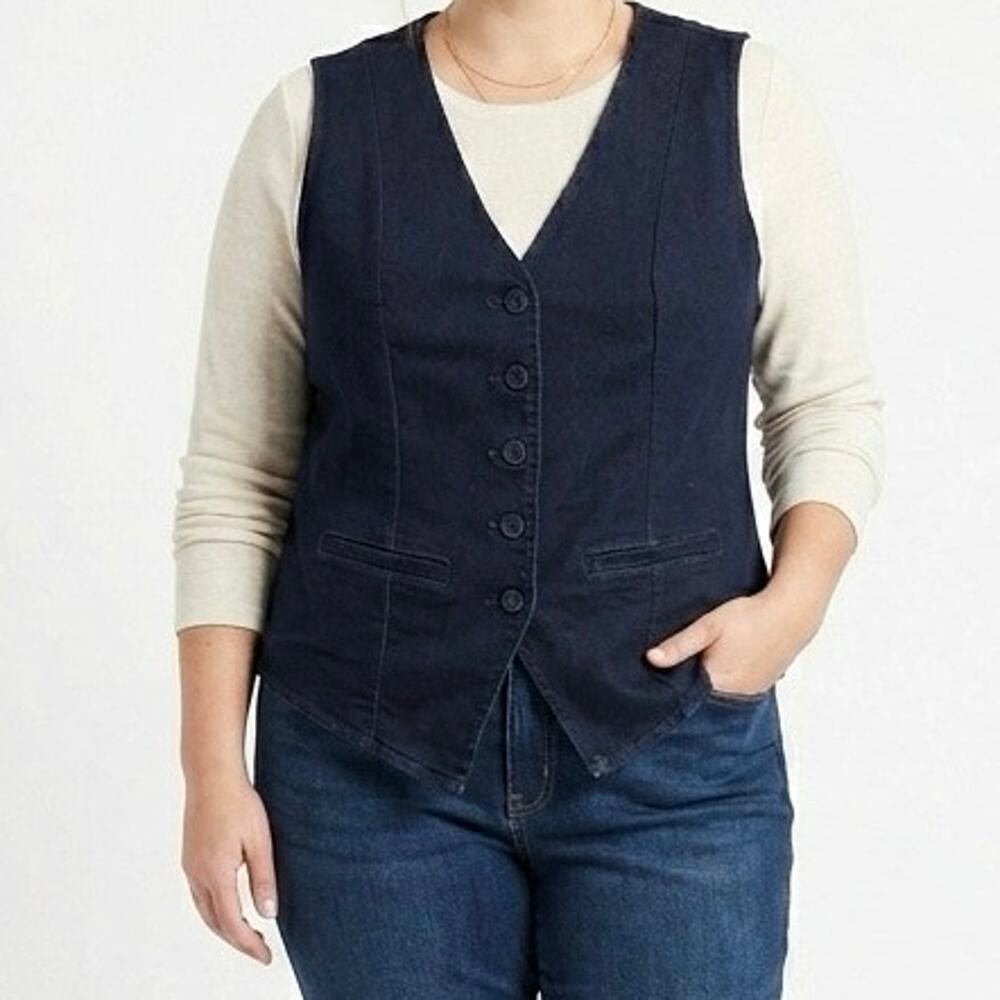 Torrid Studio Denim Tailored Vest New NWT Dark Wash Button V-Neck size 2X 18-20